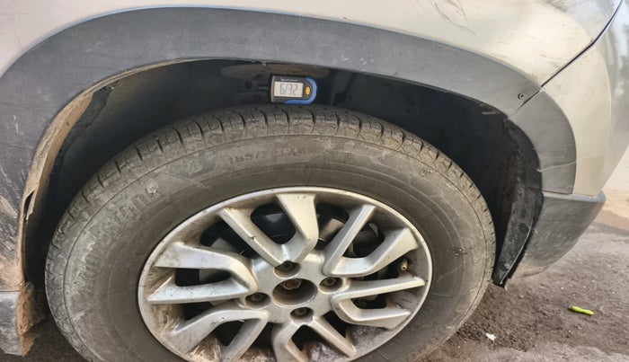 2017 Mahindra Kuv100 K6 6 STR, Petrol, Manual, 1,27,941 km, tyre