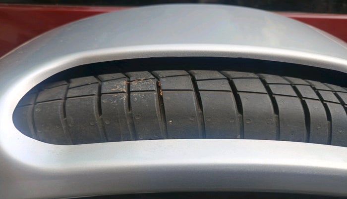 2012 Mahindra Quanto C8, Diesel, Manual, 1,07,061 km, tyre