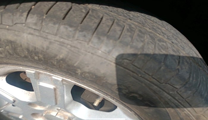 2012 Mahindra Quanto C8, Diesel, Manual, 1,07,061 km, tyre