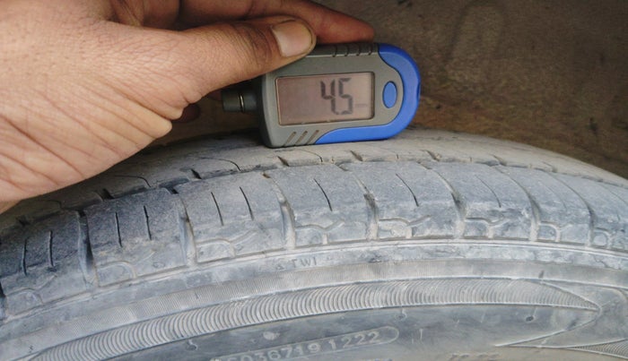 2017 Maruti Wagon R 1.0 LXI, Petrol, Manual, 1,44,750 km, tyre