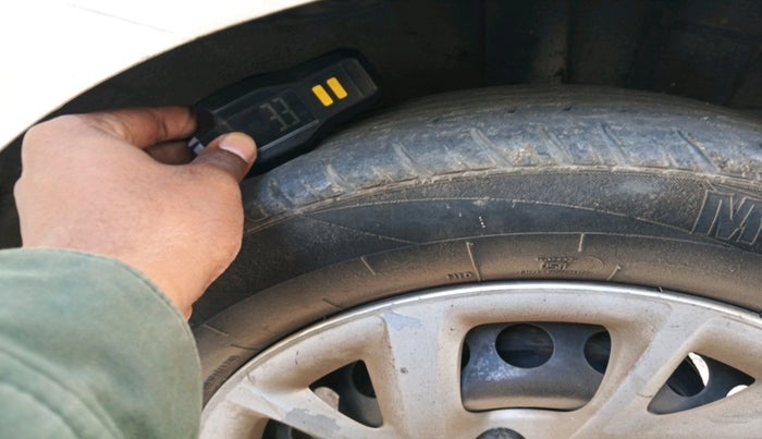 2017 Hyundai Grand i10 MAGNA 1.2 KAPPA VTVT, Petrol, Manual, 1,23,201 km, tyre