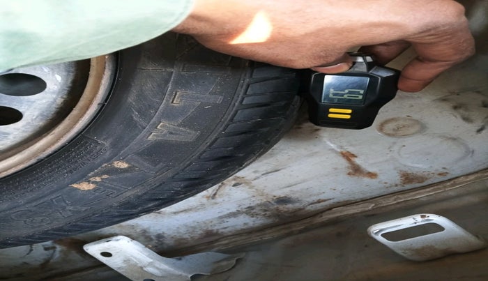 2017 Hyundai Grand i10 MAGNA 1.2 KAPPA VTVT, Petrol, Manual, 1,23,201 km, tyre