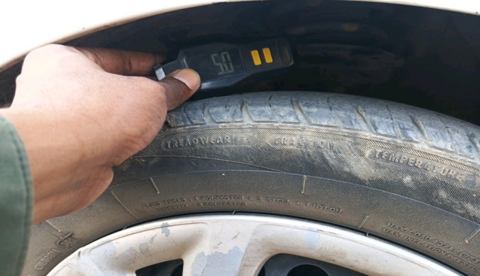 2017 Hyundai Grand i10 MAGNA 1.2 KAPPA VTVT, Petrol, Manual, 1,23,201 km, tyre