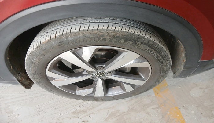 2022 Volkswagen TAIGUN TOPLINE 1.0 TSI MT, Petrol, Manual, 30,119 km, tyre