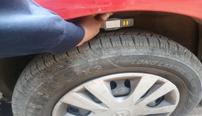 2017 Maruti Swift LXI (O), Petrol, Manual, 60,680 km, tyre