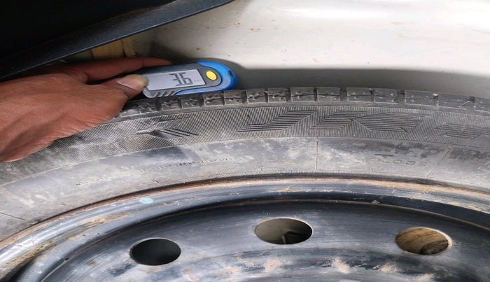 2014 Maruti Swift VXI, Petrol, Manual, 29,638 km, tyre