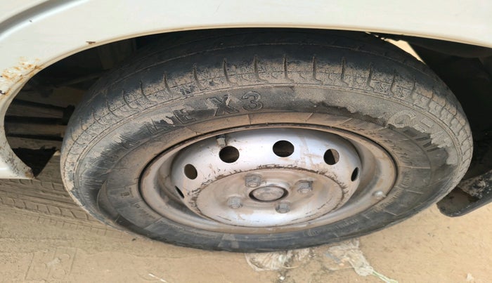 2011 Maruti Alto STD, Petrol, Manual, 1,80,164 km, tyre