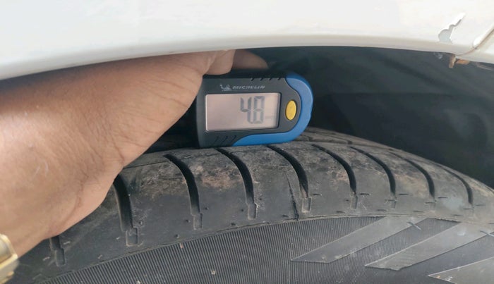 2017 Maruti Ertiga VXI CNG, Petrol, Manual, 55,738 km, tyre