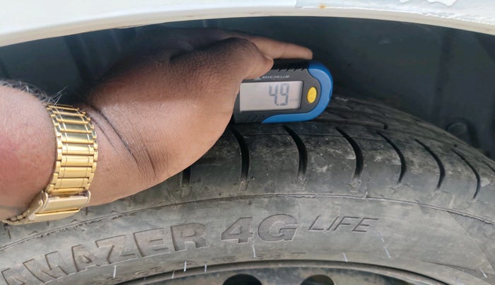 2017 Maruti Ertiga VXI CNG, Petrol, Manual, 55,738 km, tyre