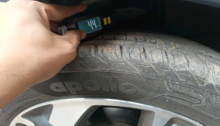 2016 Honda BR-V 1.5L I-VTEC V, Petrol, Manual, 76,348 km, tyre