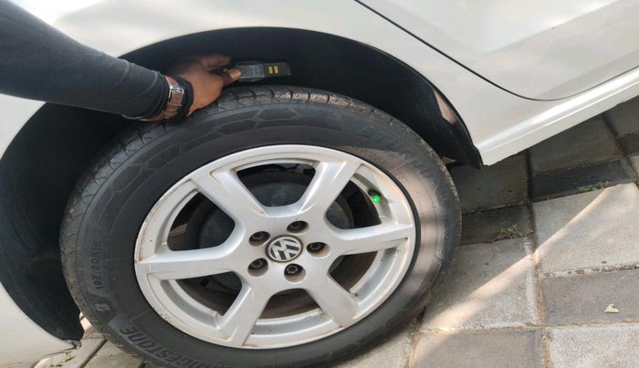 2014 Volkswagen Vento HIGHLINE DIESEL 1.6, Diesel, Manual, 3,10,183 km, tyre