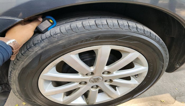 2014 Maruti SX4 ZDI, Diesel, Manual, 80,000 km, tyre