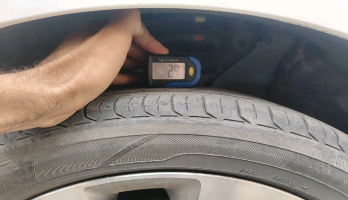 2015 Hyundai Elite i20 ASTA 1.4 CRDI, Diesel, Manual, 1,81,933 km, tyre