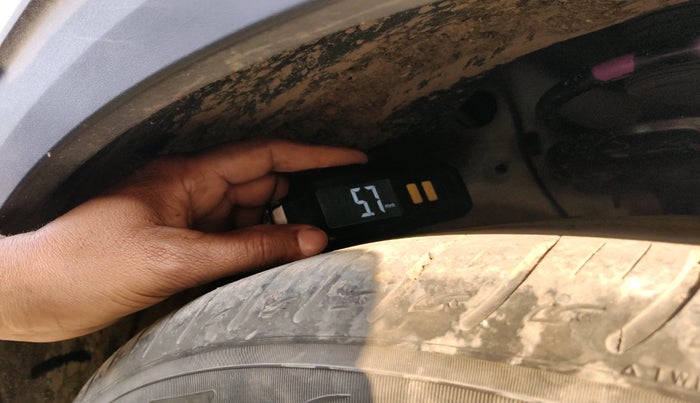 2025 KIA Carens Clavis HTE (O) 1.5 Diesel MT, Diesel, Manual, 17,799 km, tyre