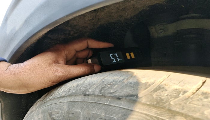 2025 KIA Carens Clavis HTE (O) 1.5 Diesel MT, Diesel, Manual, 17,799 km, tyre