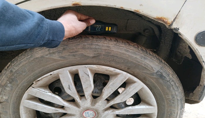 2012 Maruti Wagon R 1.0 VXI, Petrol, Manual, 1,05,552 km, tyre