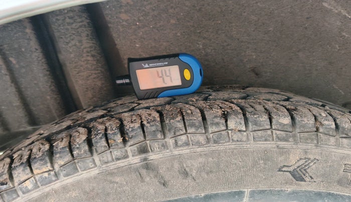 2015 Maruti Swift Dzire LXI (O), Petrol, Manual, 80,826 km, tyre