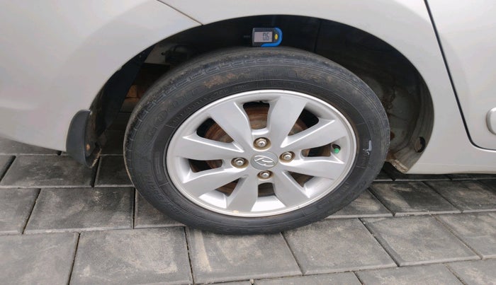 2014 Hyundai Xcent S (O) 1.2, Petrol, Manual, 61,152 km, tyre