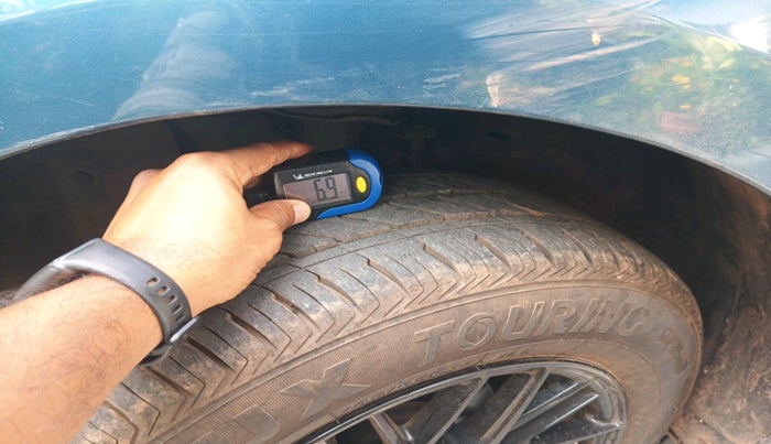 2017 Nissan Micra Active XV, Petrol, Manual, 24,398 km, tyre