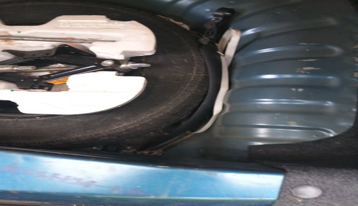 2017 Nissan Micra Active XV, Petrol, Manual, 24,398 km, tyre