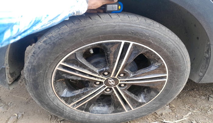 2016 Hyundai Creta SX (O) 1.6 DIESEL, Diesel, Manual, 1,50,759 km, tyre