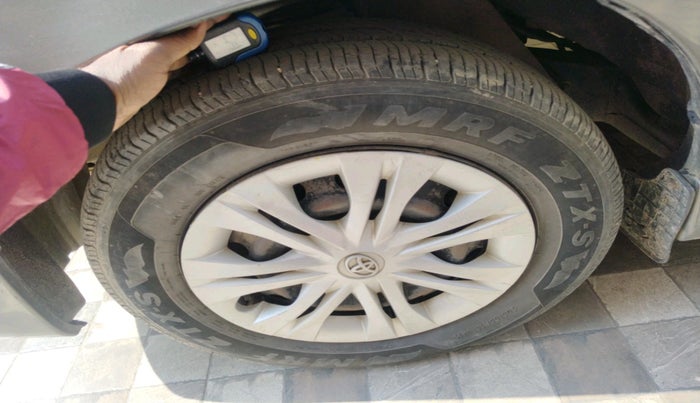 2012 Toyota Innova GX 2.5 7 STR, Diesel, Manual, 93,313 km, tyre