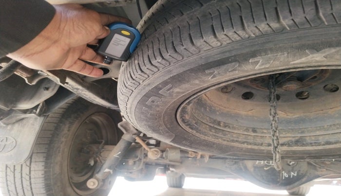 2012 Toyota Innova GX 2.5 7 STR, Diesel, Manual, 93,313 km, tyre