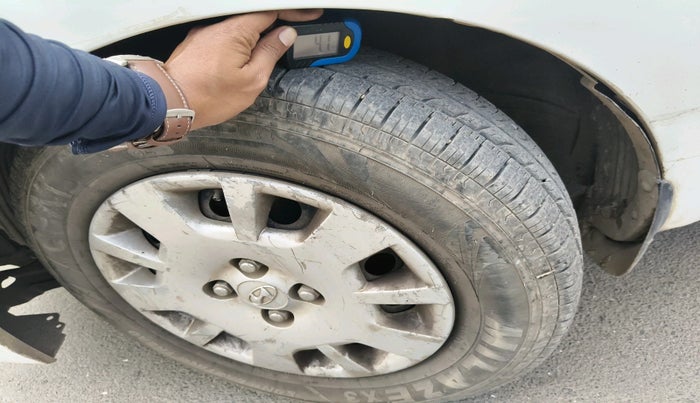 2012 Hyundai i20 MAGNA 1.2, Petrol, Manual, 1,02,168 km, tyre