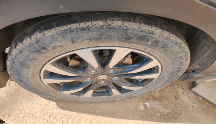 2018 Maruti S Cross ZETA 1.3, Diesel, Manual, 1,74,183 km, tyre