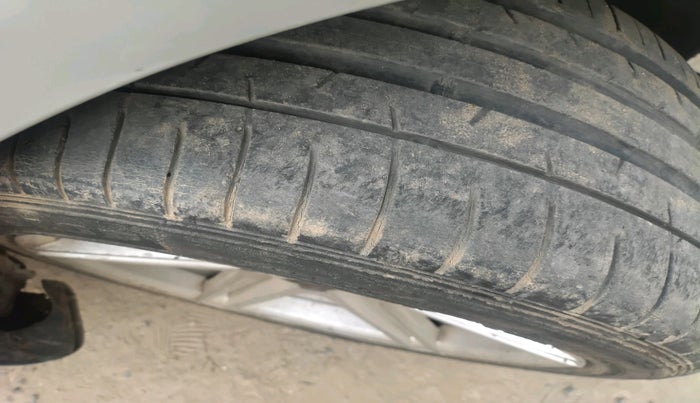 2022 Maruti Swift LXI, Petrol, Manual, 45,582 km, tyre