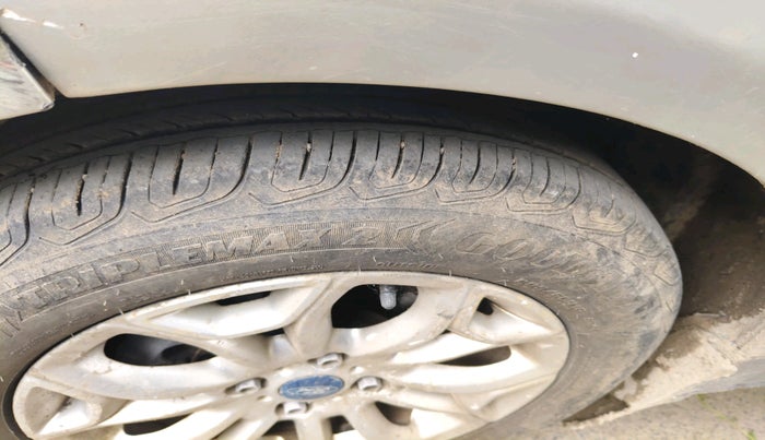 2013 Ford Ecosport TITANIUM 1.5L DIESEL, Diesel, Manual, 89,958 km, tyre