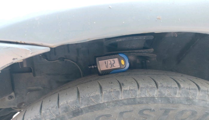 2012 Toyota Etios Liva GD, Diesel, Manual, 2,16,672 km, tyre