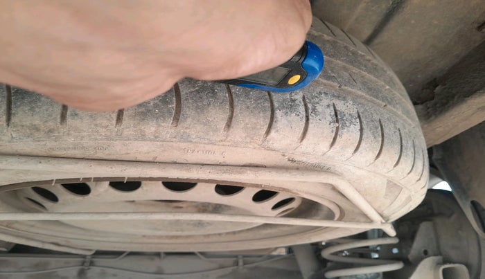 2015 Renault Lodgy 85 PS RXZ, Diesel, Manual, 1,44,642 km, tyre