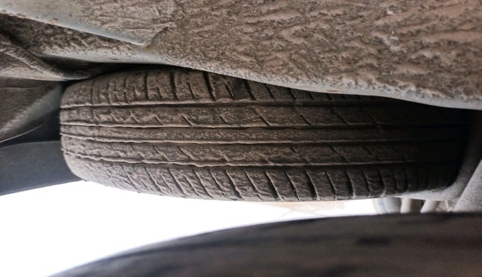 2017 Maruti Eeco 5 STR WITH A/C+HTR, Petrol, Manual, 92,363 km, tyre