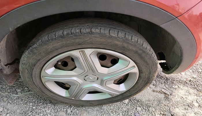 2018 Tata NEXON XZ PETROL, Petrol, Manual, 73,090 km, tyre