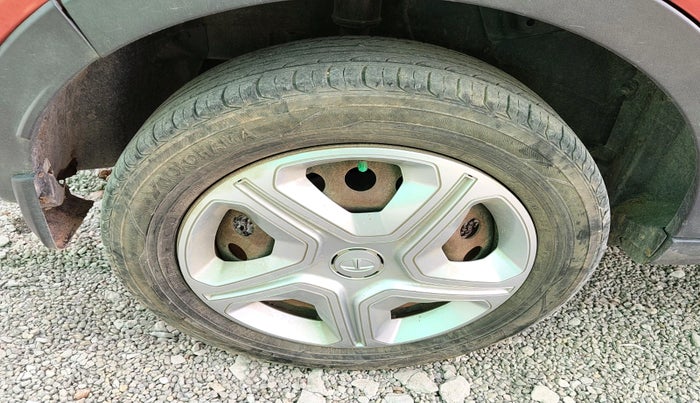 2018 Tata NEXON XZ PETROL, Petrol, Manual, 73,090 km, tyre