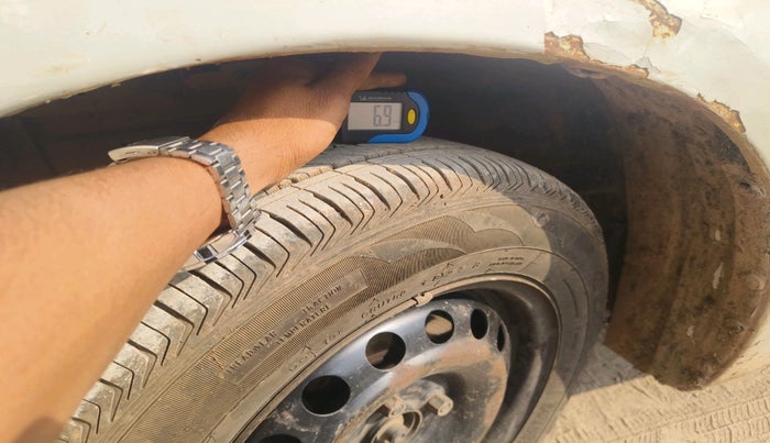 2015 Maruti Swift Dzire VDI, Diesel, Manual, 2,15,710 km, tyre