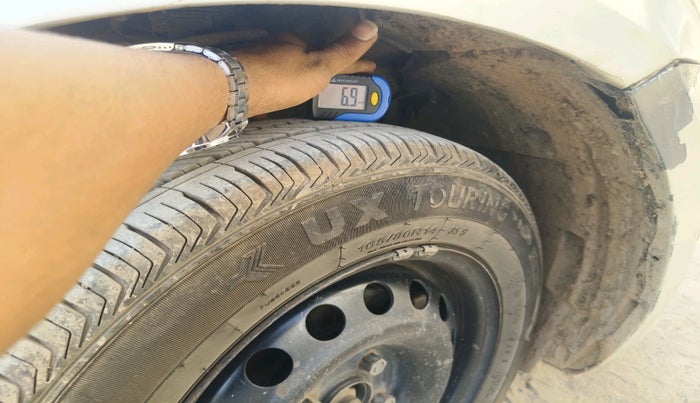 2015 Maruti Swift Dzire VDI, Diesel, Manual, 2,15,710 km, tyre