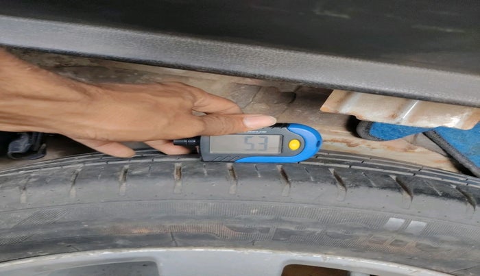 2012 Hyundai Verna FLUIDIC 1.6 CRDI SX, Diesel, Manual, 1,46,734 km, tyre