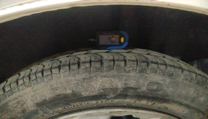 2015 Maruti Swift VXI, Petrol, Manual, 40,493 km, tyre