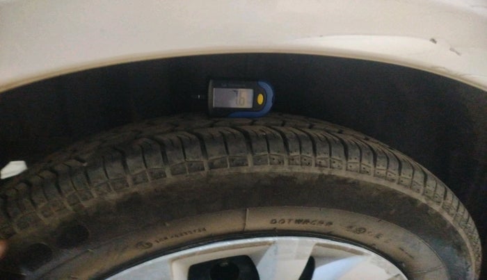 2015 Maruti Swift VXI, Petrol, Manual, 40,493 km, tyre