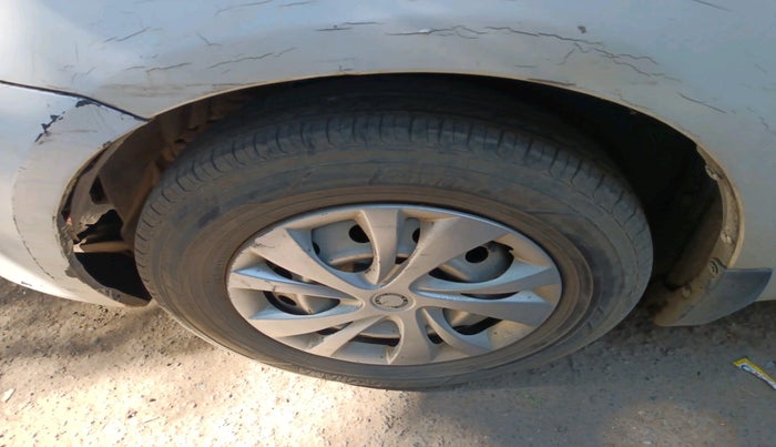 2012 Maruti Swift Dzire LXI, Petrol, Manual, 68,239 km, tyre