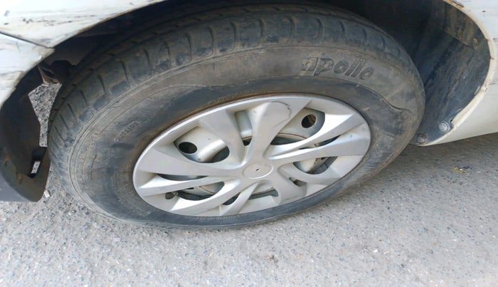 2012 Maruti Swift Dzire LXI, Petrol, Manual, 68,239 km, tyre