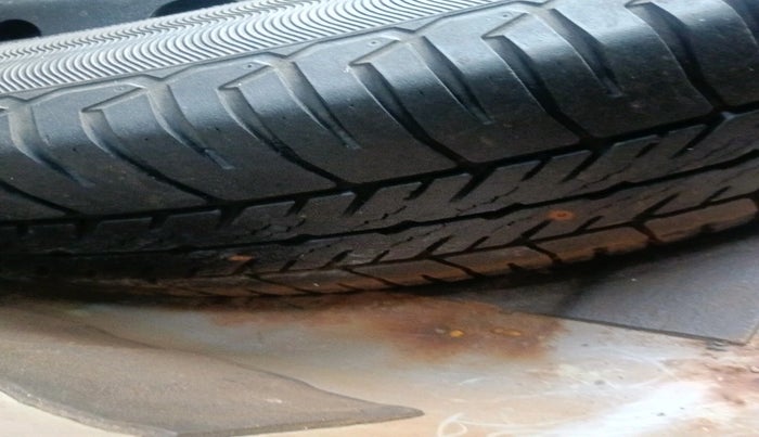 2011 Fiat Linea DYNAMIC 1.3, Diesel, Manual, 88,532 km, tyre