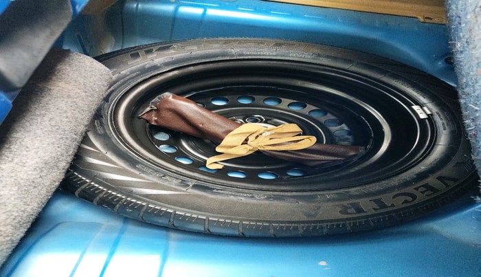 2013 Honda Brio S MT, Petrol, Manual, 72,229 km, tyre