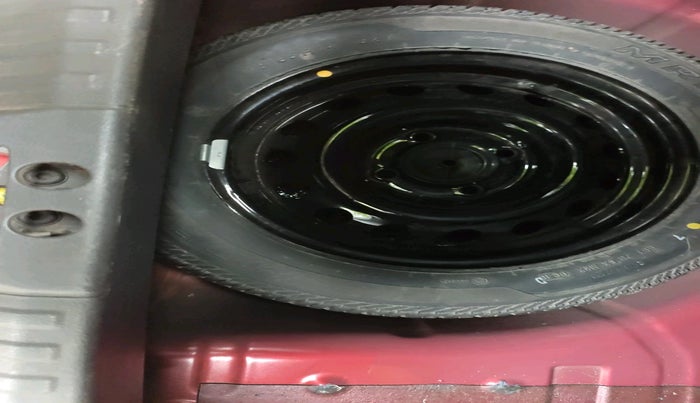 2016 Ford New Figo TITANIUM 1.2 PETROL MT, Petrol, Manual, 38,272 km, tyre