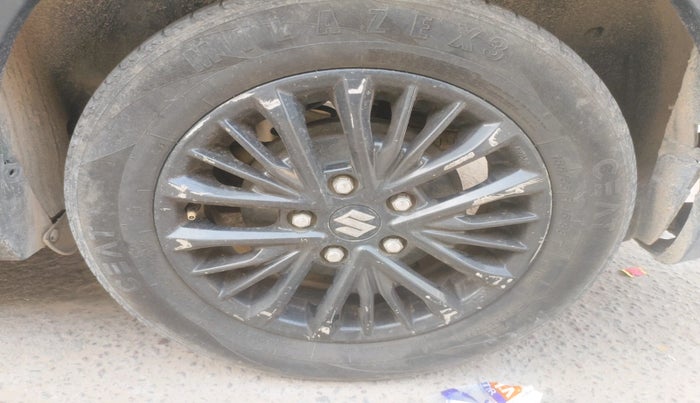 2020 Maruti XL6 ALPHA MT, Petrol, Manual, 89,635 km, tyre