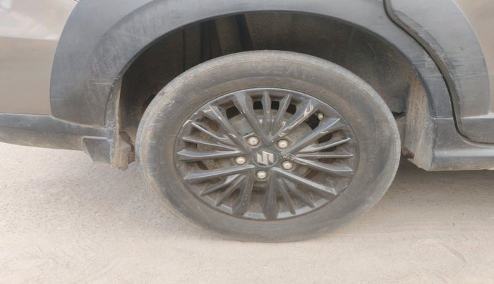 2020 Maruti XL6 ALPHA MT, Petrol, Manual, 89,635 km, tyre