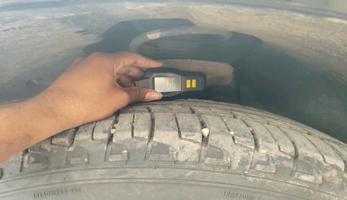 2016 Mahindra XUV500 W4, Diesel, Manual, 66,907 km, tyre