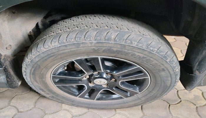 2010 Toyota Land Cruiser Prado VX L, Diesel, Automatic, 1,68,875 km, tyre